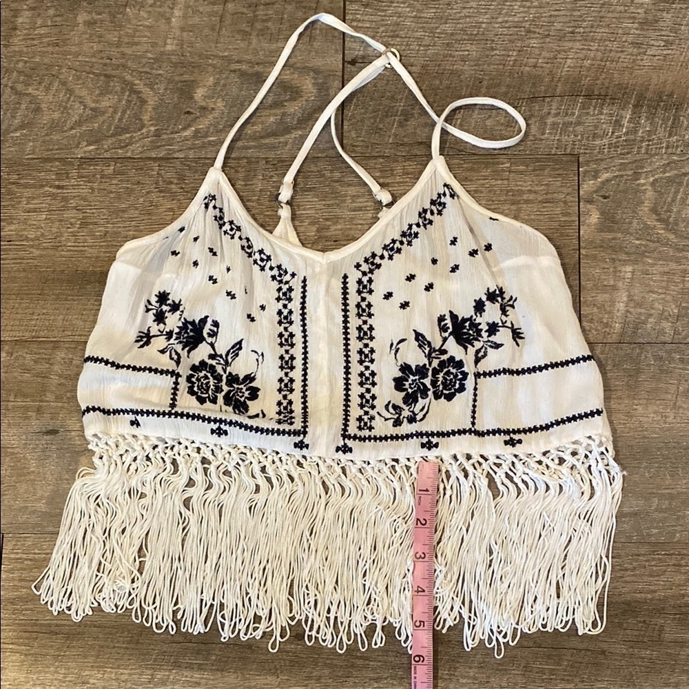 Hollister White and Black Embellished Crop TOP NWOT BOHO Embroidered Medium - Picture 6 of 10